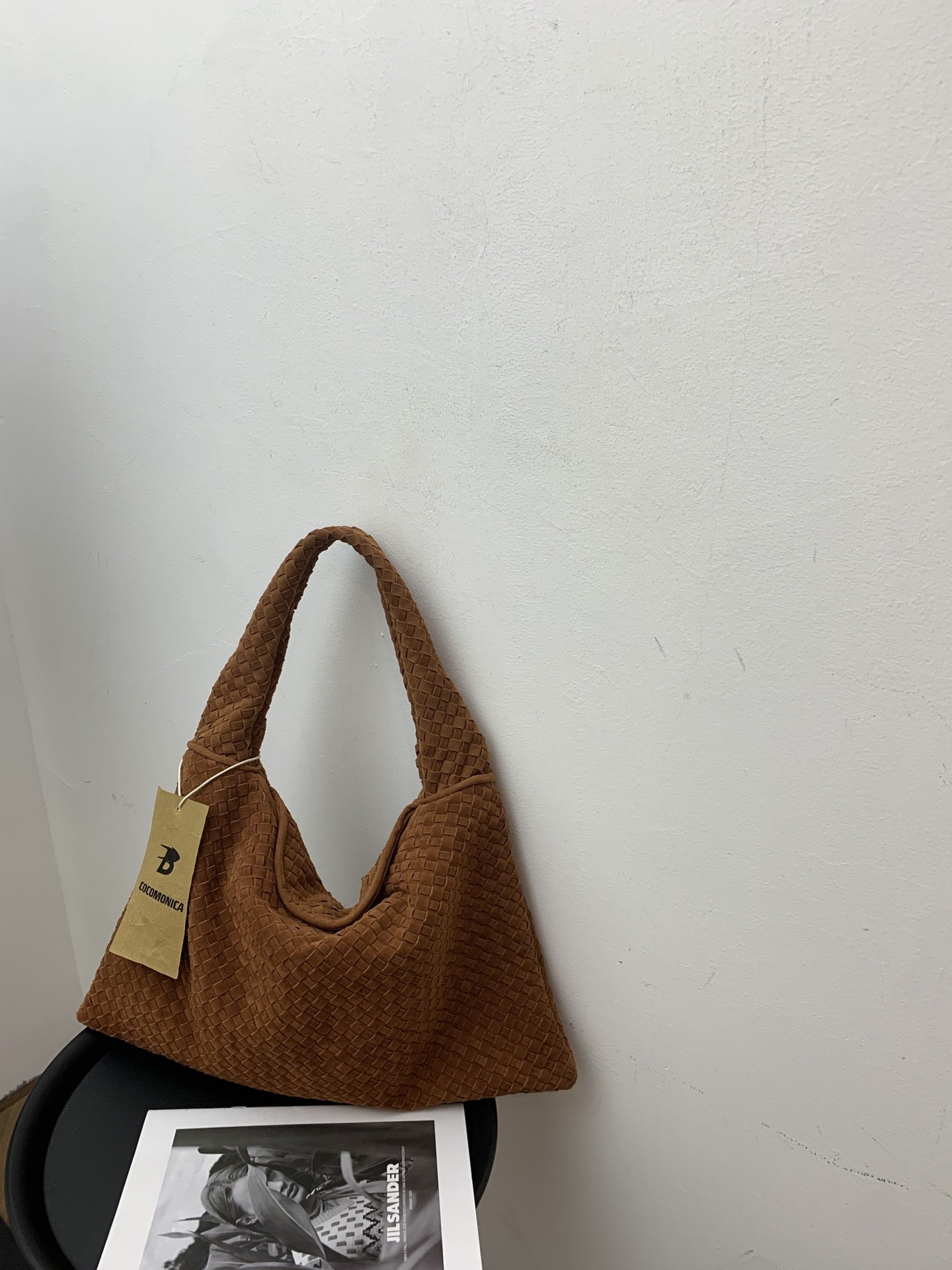 Suede woven tote bag simple and fashionable handbag underarm single shoulder bag large capacity suction buckle